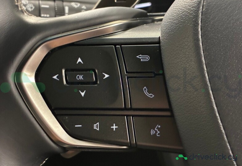 Lexus LX Белый