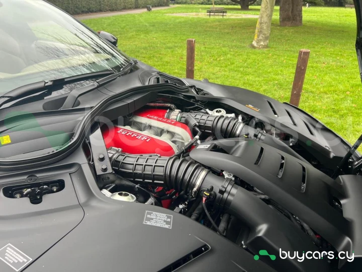 Ferrari Purosangue Черный