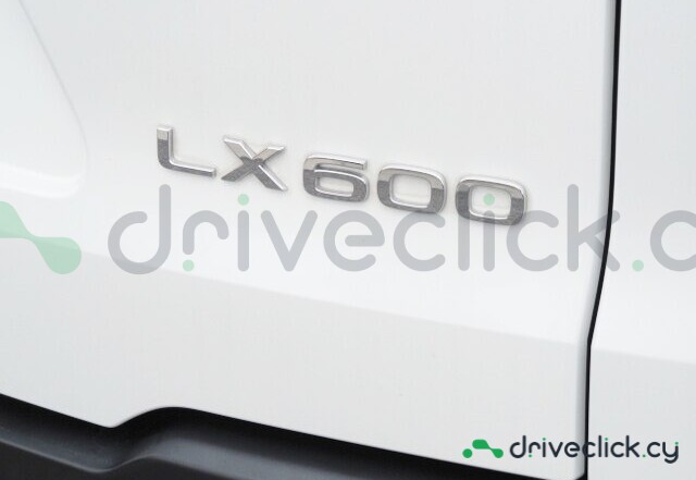 Lexus LX Белый