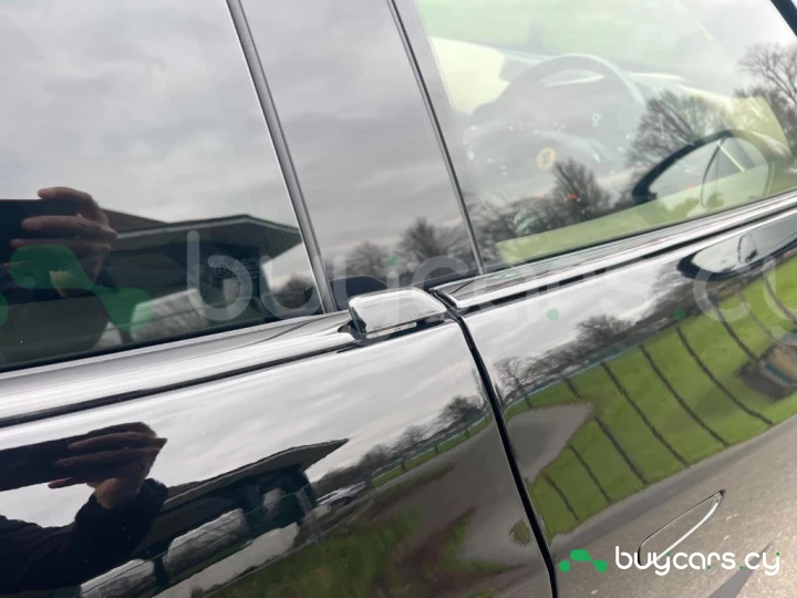 Ferrari Purosangue Черный