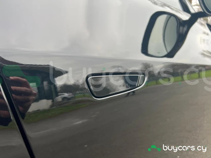 Ferrari Purosangue Черный