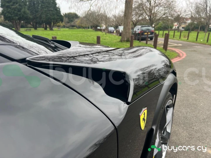 Ferrari Purosangue Черный