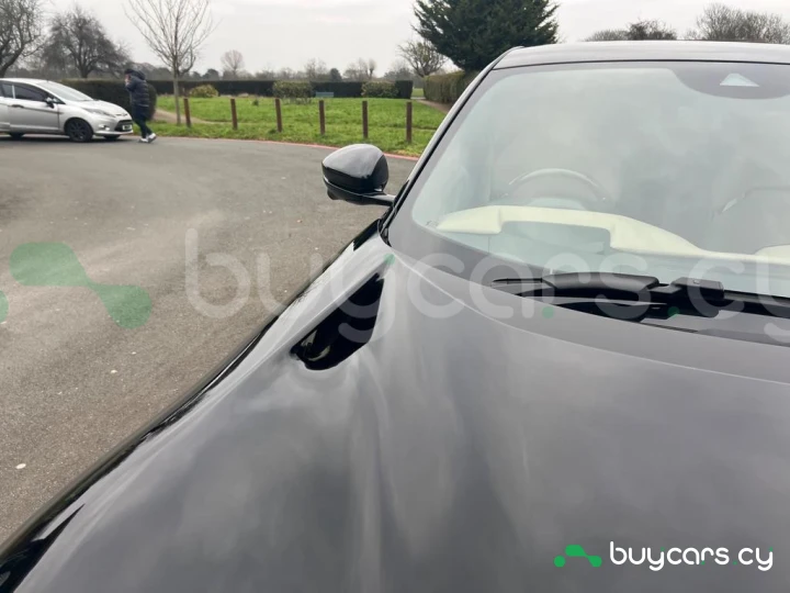 Ferrari Purosangue Черный