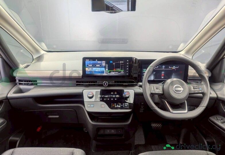 Nissan Serena Black