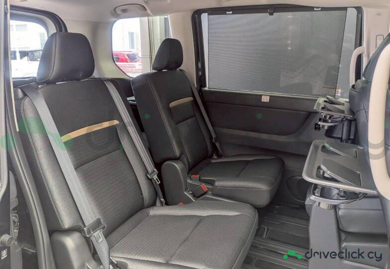 Nissan Serena Black