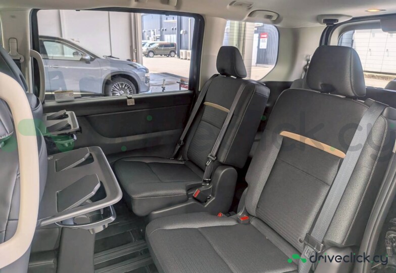 Nissan Serena Black