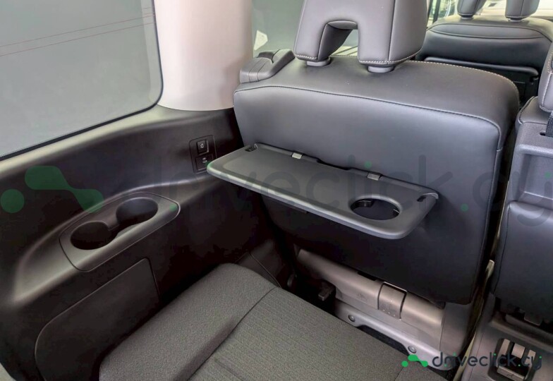 Nissan Serena Black