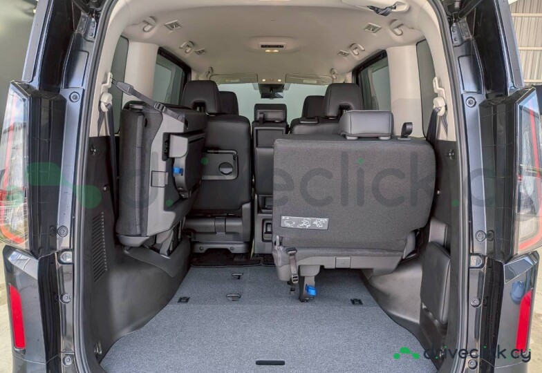 Nissan Serena Black