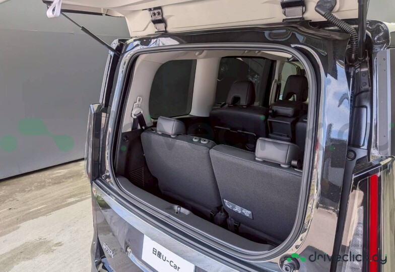 Nissan Serena Black