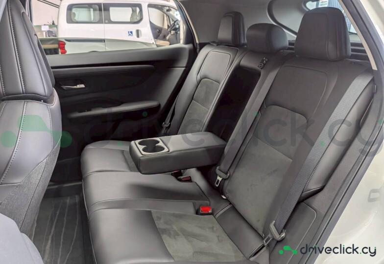 Nissan Ariya White