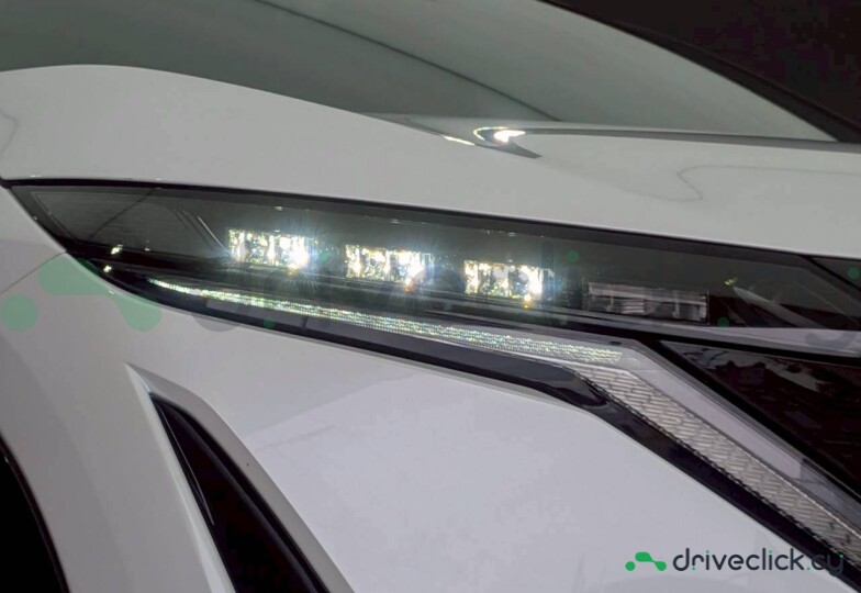 Nissan Ariya White