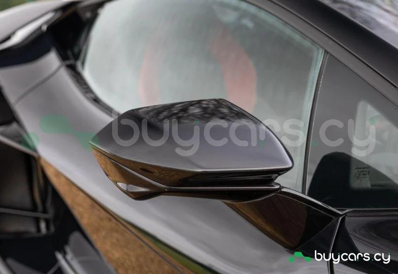 Lamborghini Revuelto Black