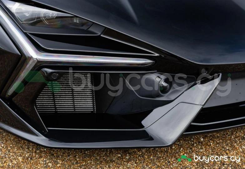 Lamborghini Revuelto Black