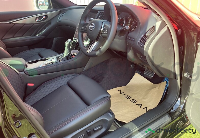 Nissan Skyline Black