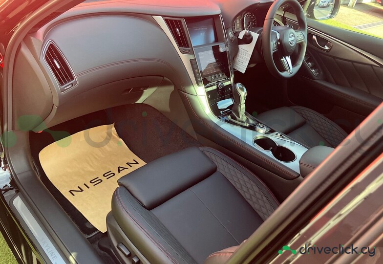 Nissan Skyline Black