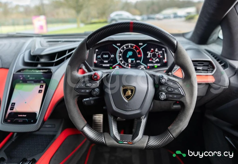 Lamborghini Revuelto Black