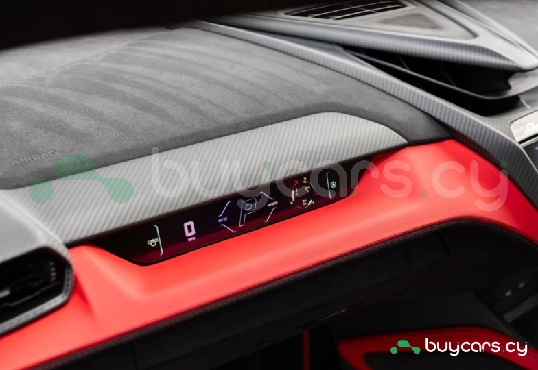 Lamborghini Revuelto Black