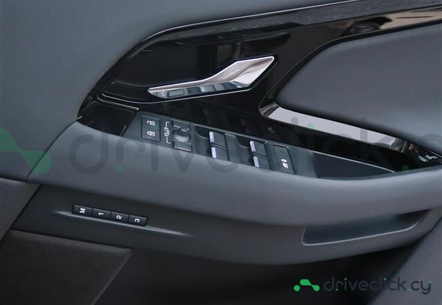Land Rover Range Rover Evoque Brown
