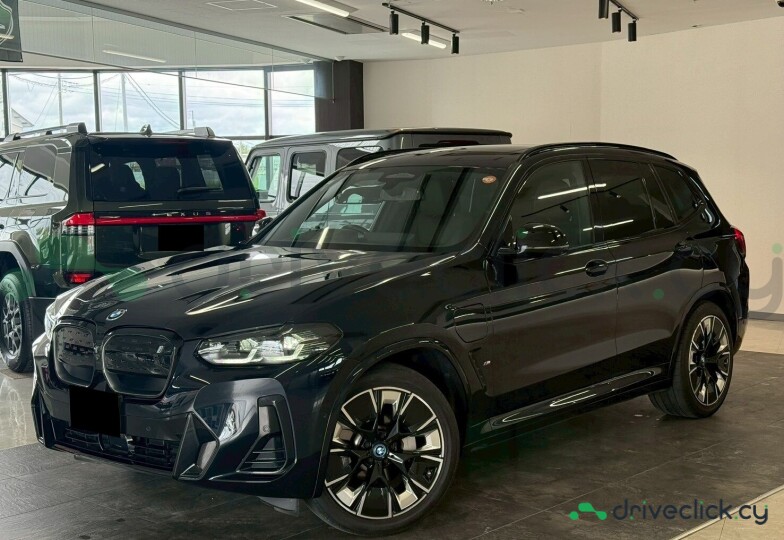 BMW iX3 Черный