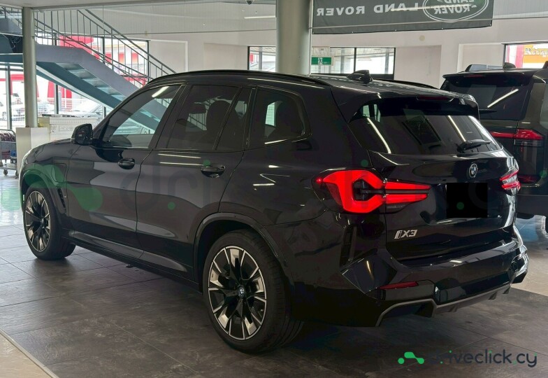 BMW iX3 Черный