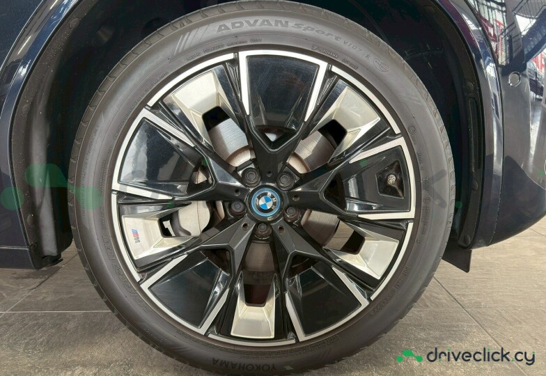 BMW iX3 Черный