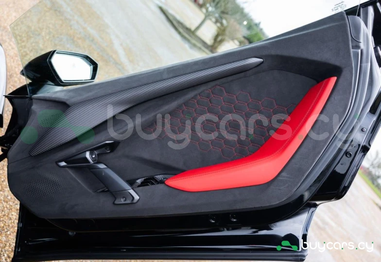 Lamborghini Revuelto Black