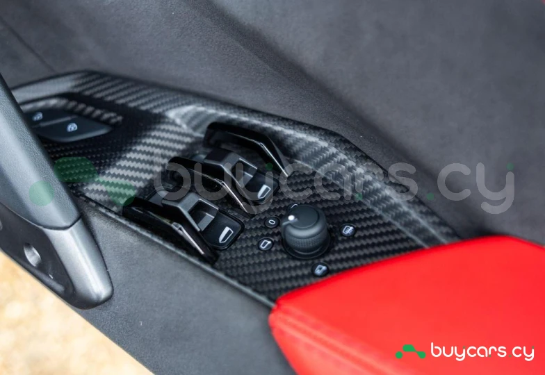 Lamborghini Revuelto Black