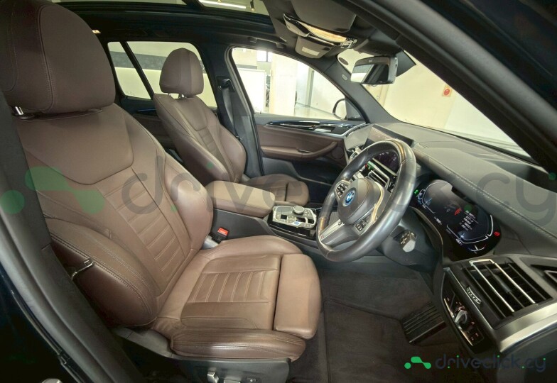 BMW iX3 Черный