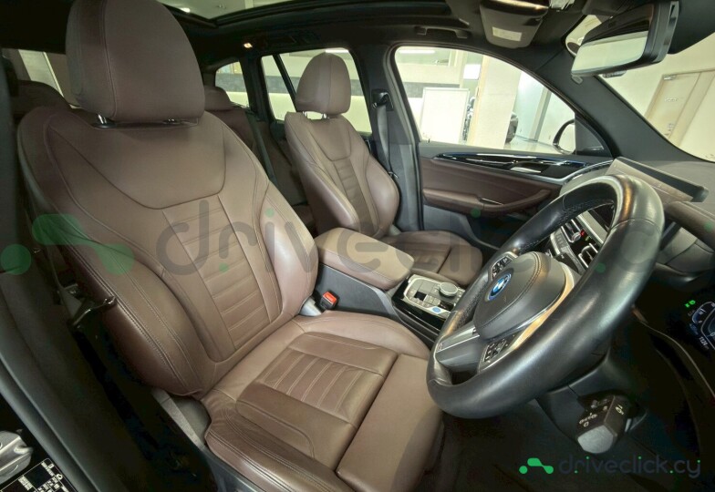BMW iX3 Черный