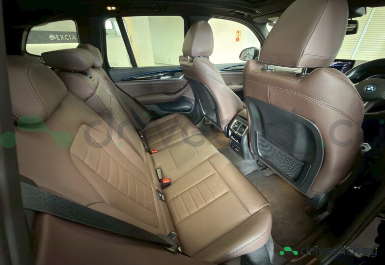 BMW iX3 Черный