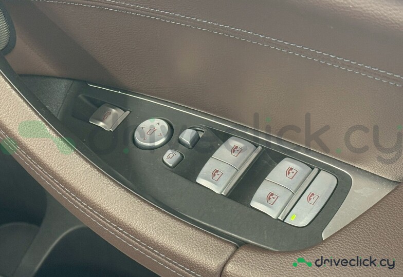 BMW iX3 Черный