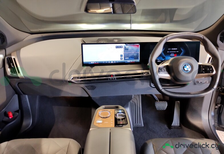 BMW iX Серый