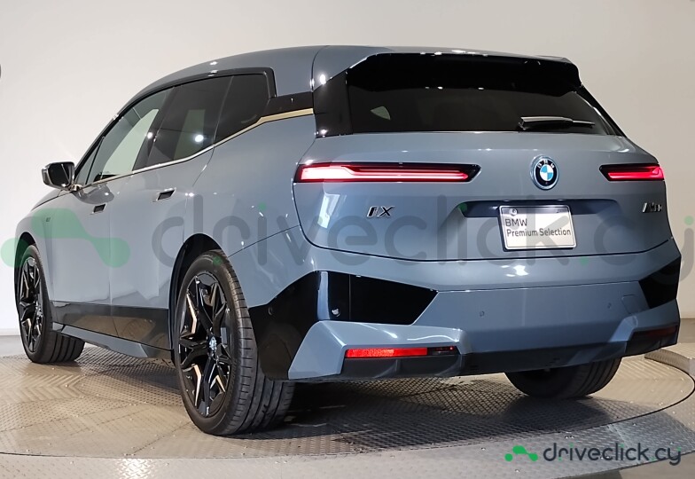 BMW iX Серый