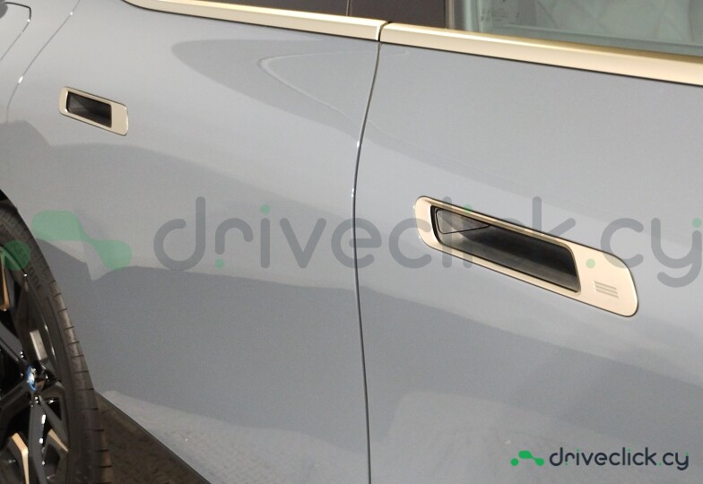BMW iX Серый