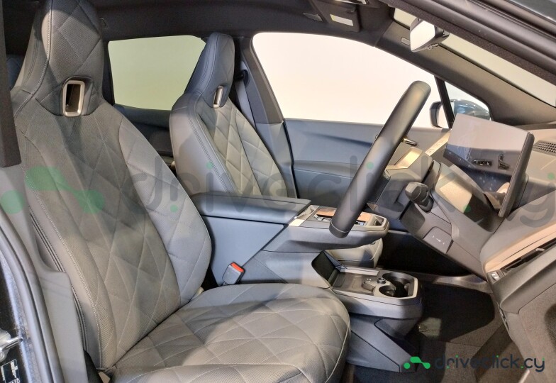 BMW iX Серый