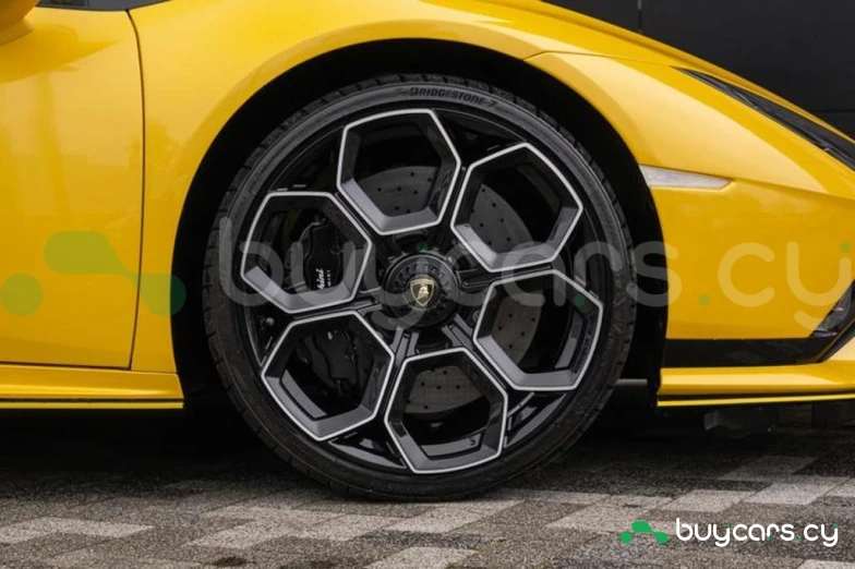 Lamborghini Huracan Желтый