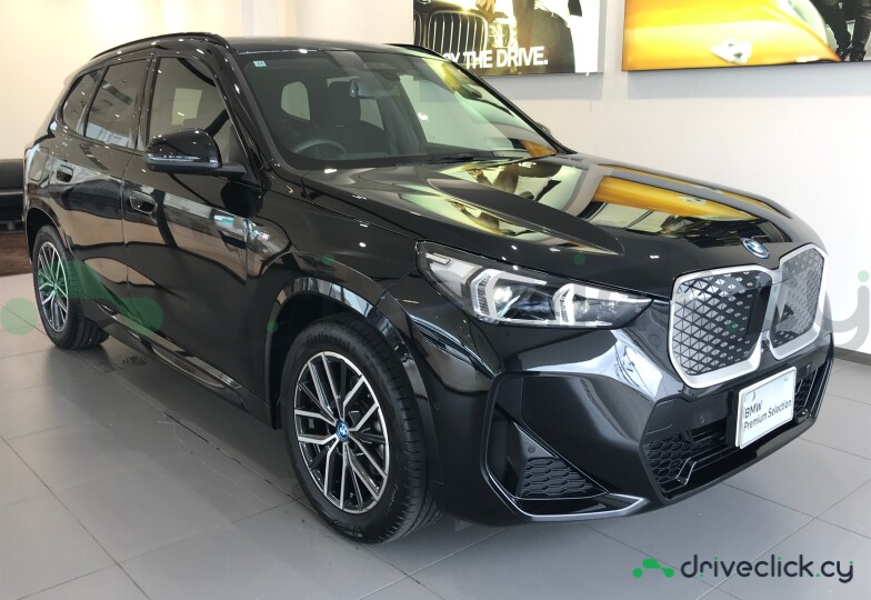 BMW iX1 Black