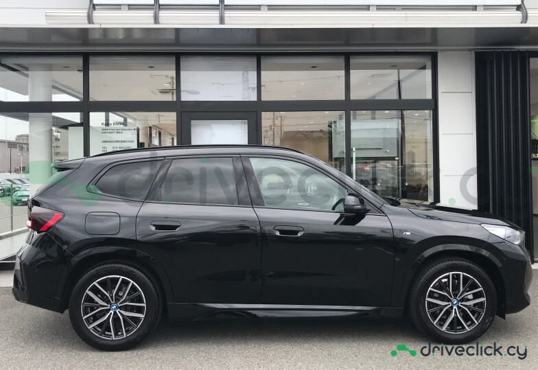 BMW iX1 Black