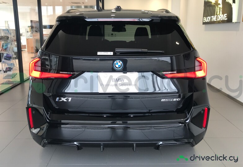 BMW iX1 Black