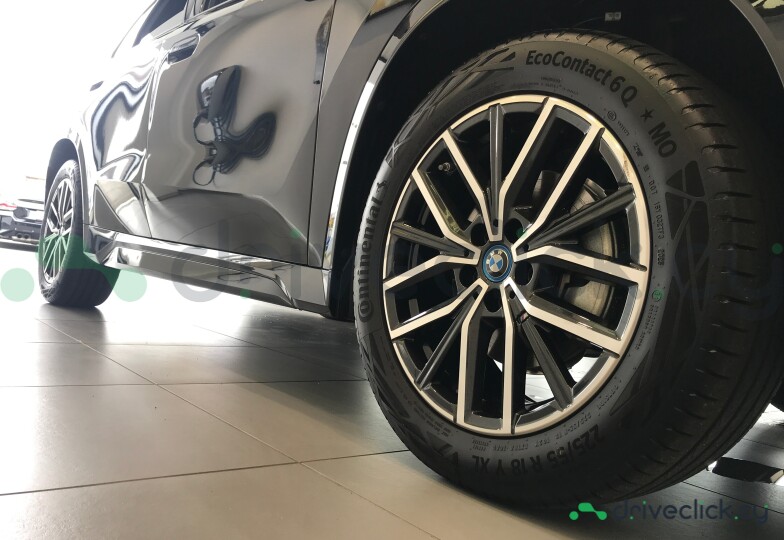 BMW iX1 Black