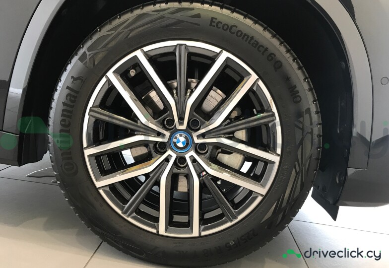 BMW iX1 Black