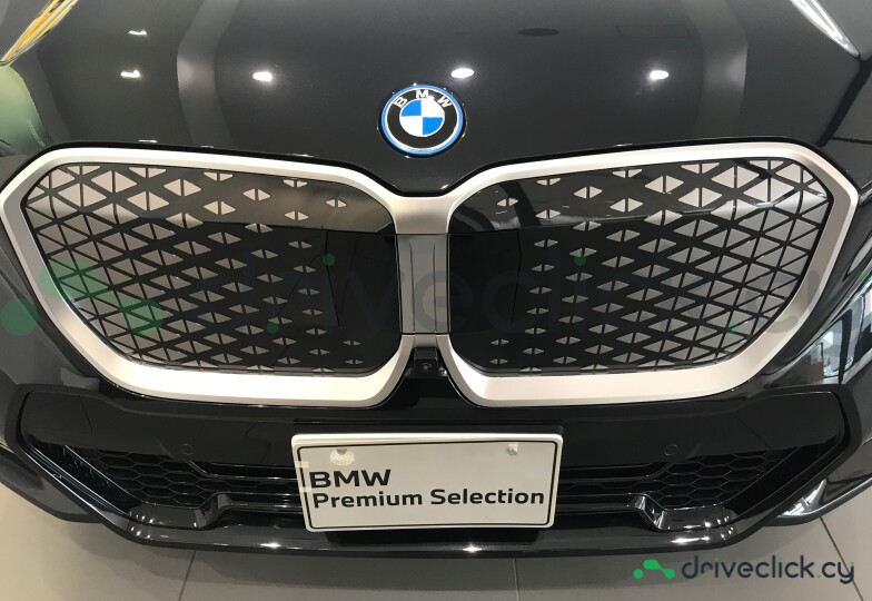 BMW iX1 Black