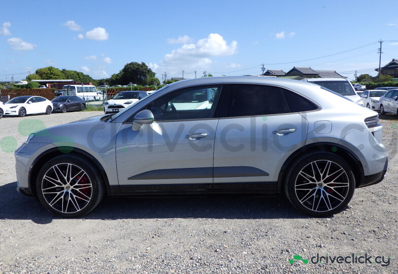 Porsche Macan Grey