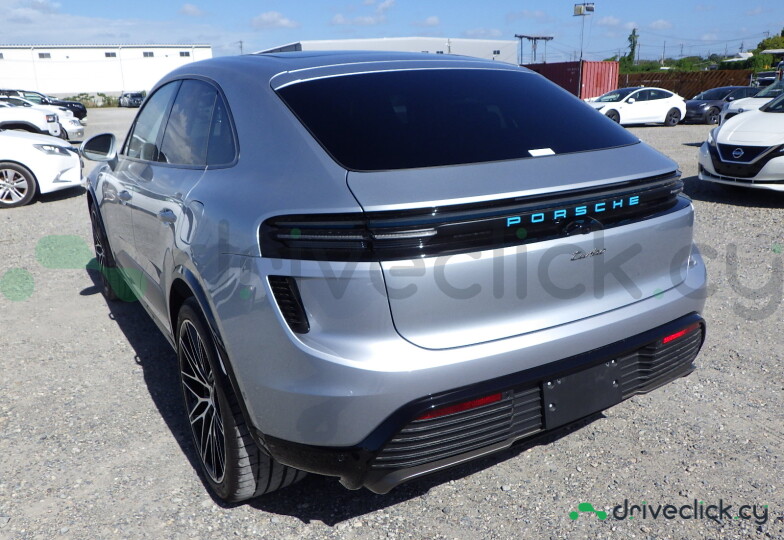 Porsche Macan Grey