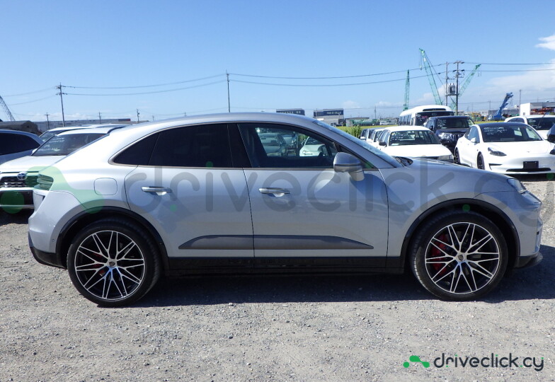 Porsche Macan Grey