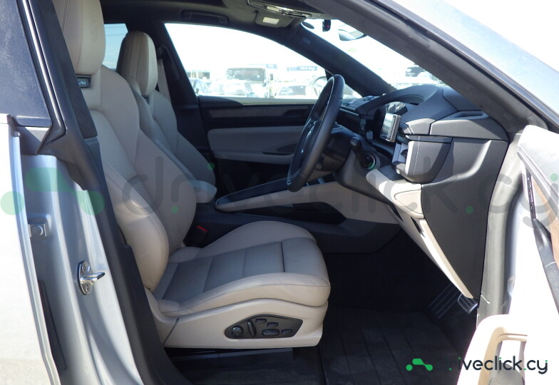Porsche Macan Grey