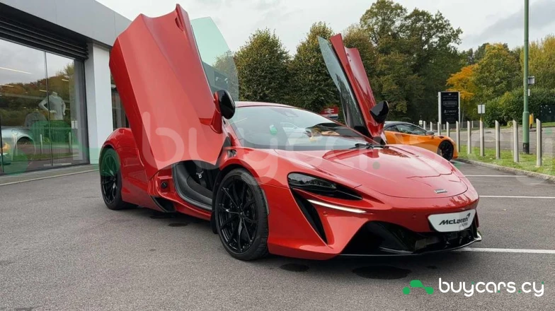 McLaren Artura Orange