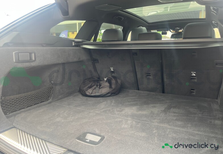 BMW i5 Black