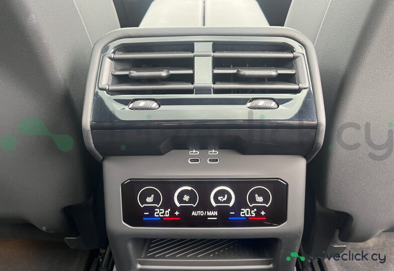 BMW i5 Black