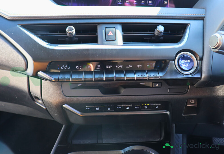 Lexus UX Green